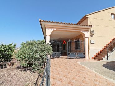 Casa con jardín en venta en Pedanías Centro