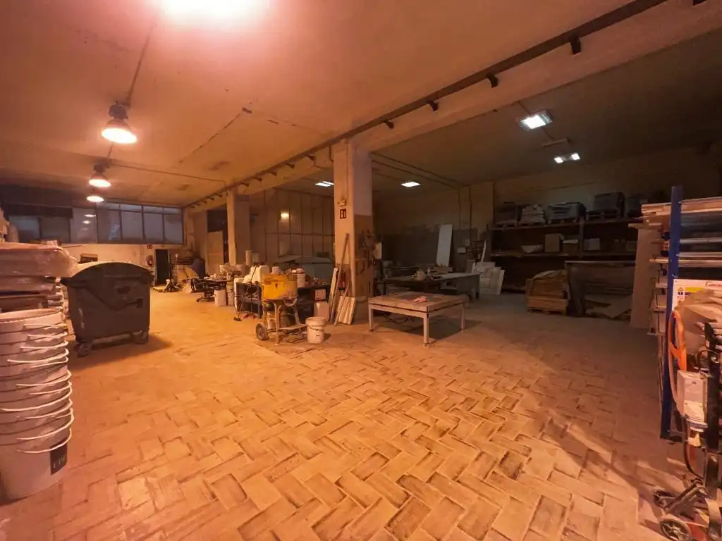 Nau industrial en venda en Sant Adrià de Besòs