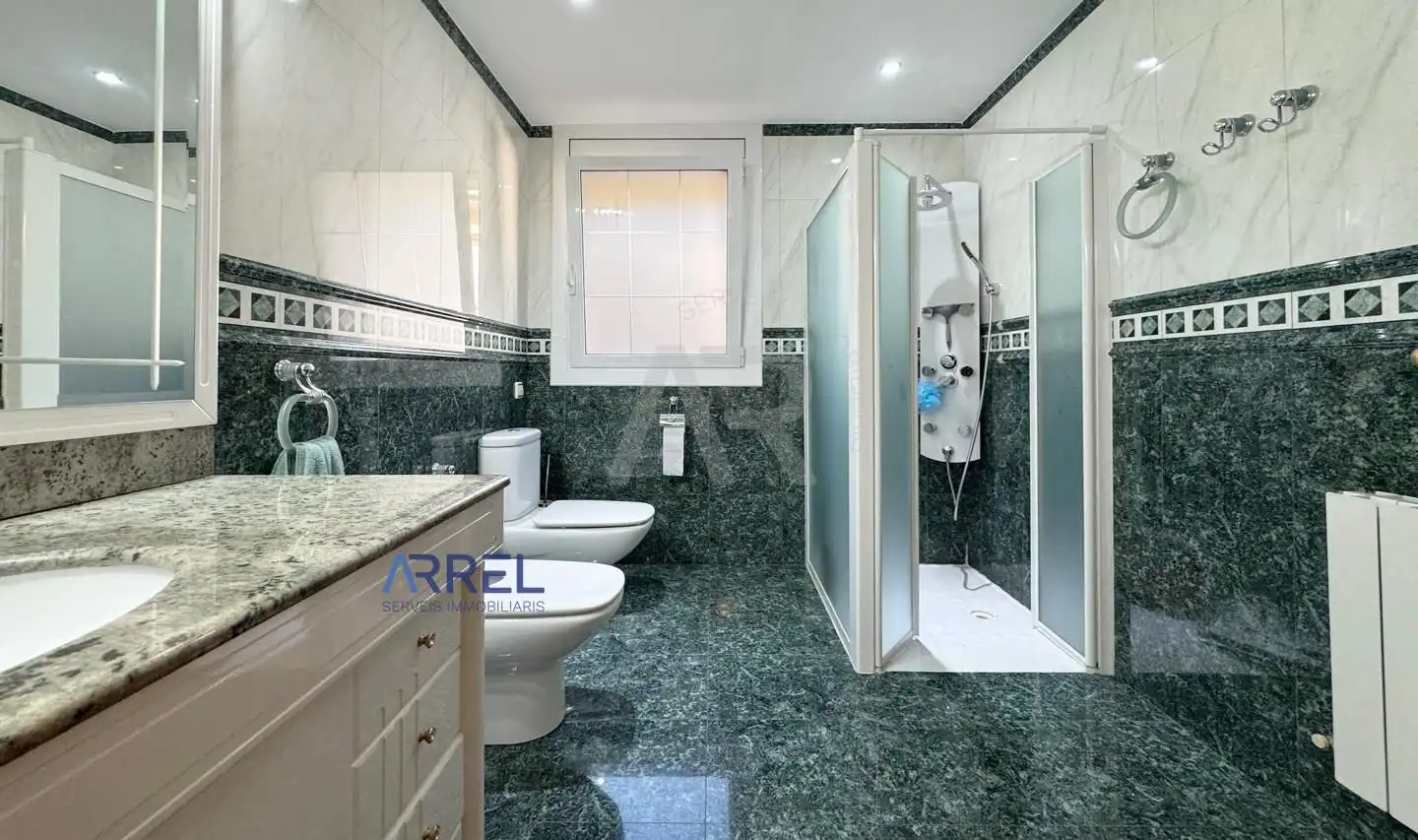 Baño de Casa o chalet en venta en Vallromanes con Jardín privado, Terraza y Piscina