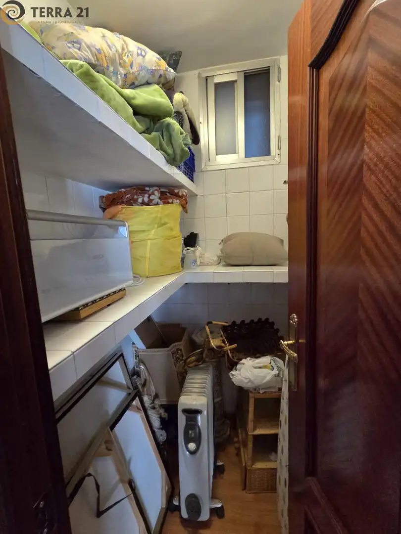Cuina de Pis de lloguer en Jaén amb Aire condicionat, Terrassa i Moblat