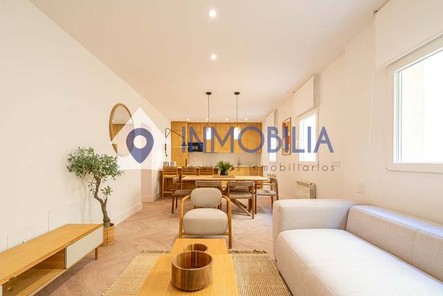 Piso en Venta en Calle de Moratín en Cortes - Huertas