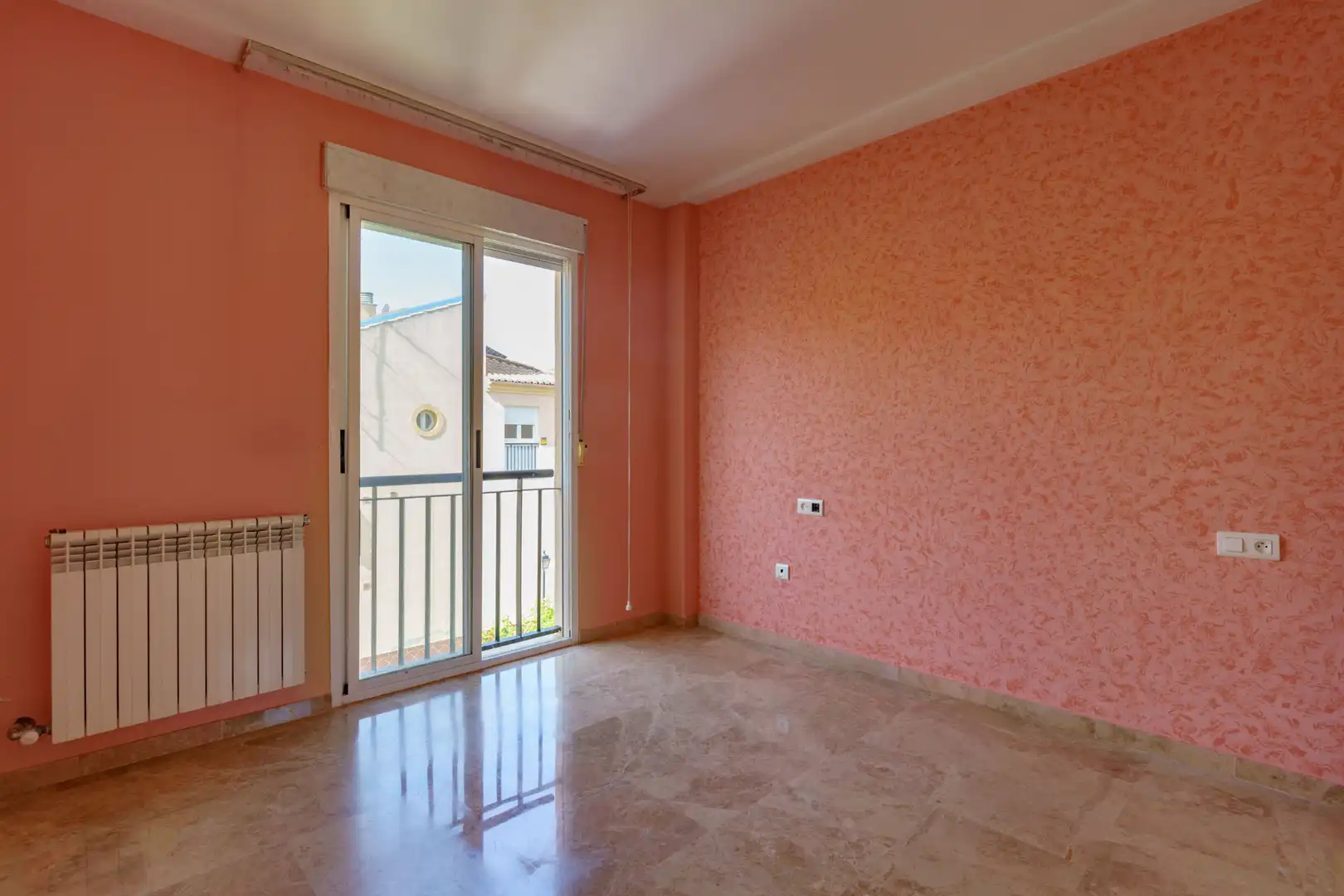 Schlafzimmer von Einfamilien-Reihenhaus zum Verkauf in Ogíjares mit Klimaanlage, Heizung und Terrasse
