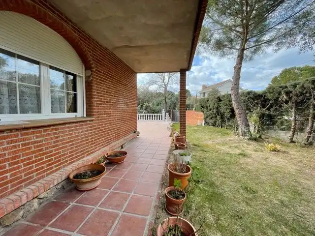 Jardí de Casa o xalet en venda en Valdemorillo amb Calefacció, Jardí privat i Terrassa