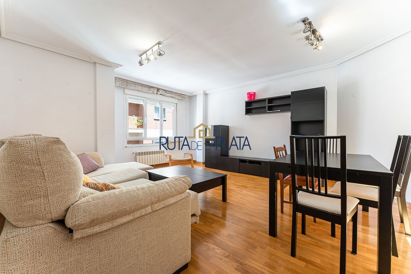 Vista exterior de Dúplex de lloguer en Zamora Capital  amb Calefacció, Parquet i Moblat