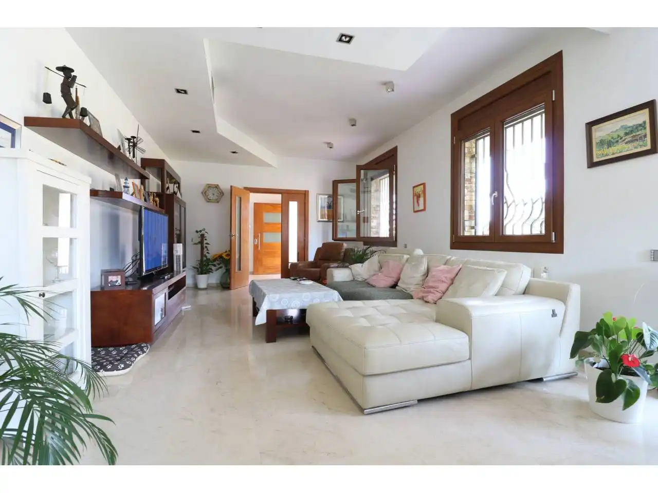 Sala d'estar de Casa o xalet en venda en Cerdanyola del Vallès