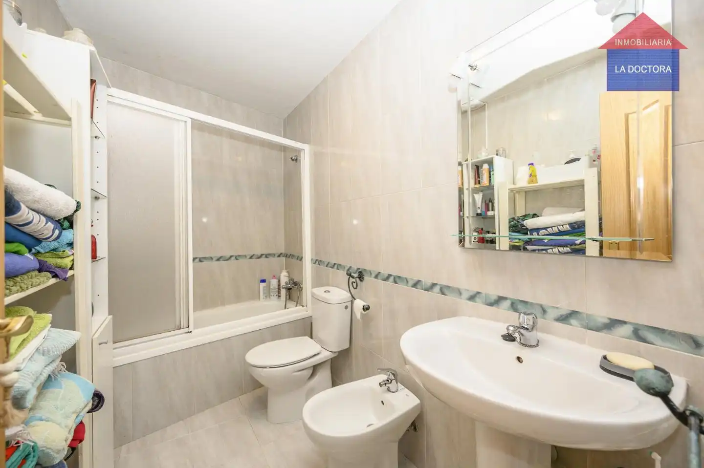 Baño de Piso en venta en Valmojado con Aire acondicionado, Calefacción y Terraza