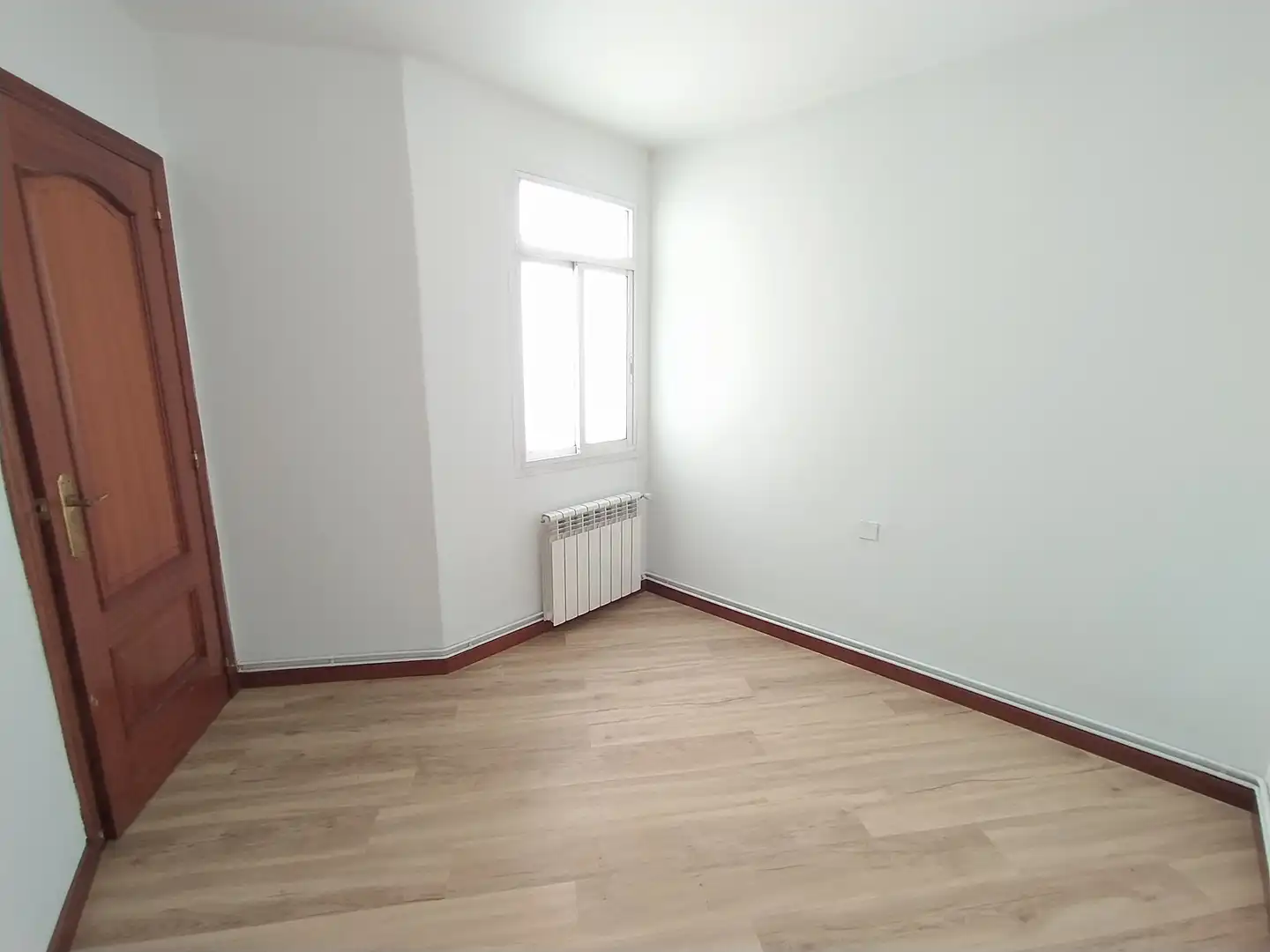 Schlafzimmer von Wohnung zum Verkauf in Vigo  mit Heizung, Parkett und Möbliert