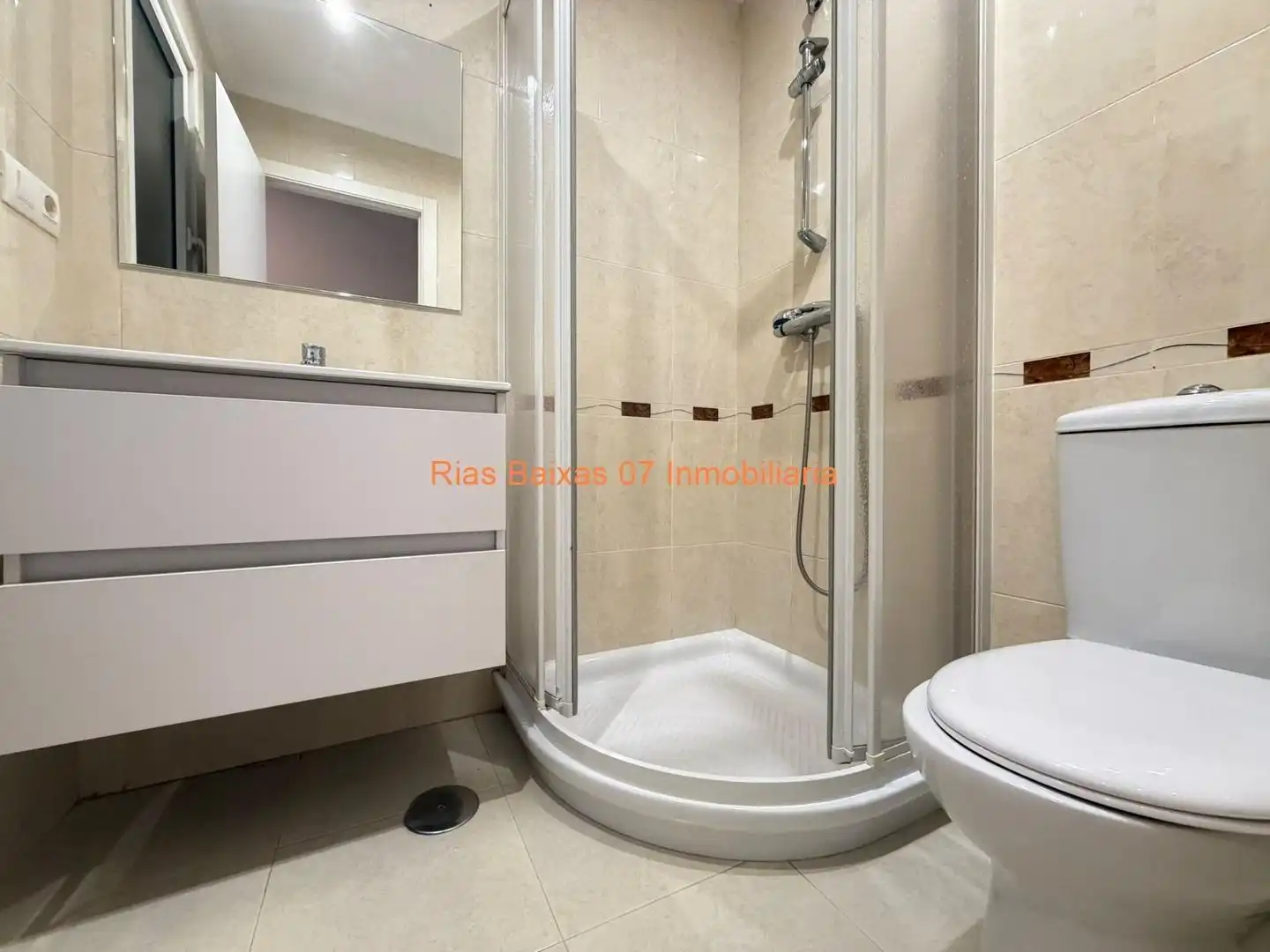 Bathroom of Flat for sale in Vigo   with Heating and Terrace