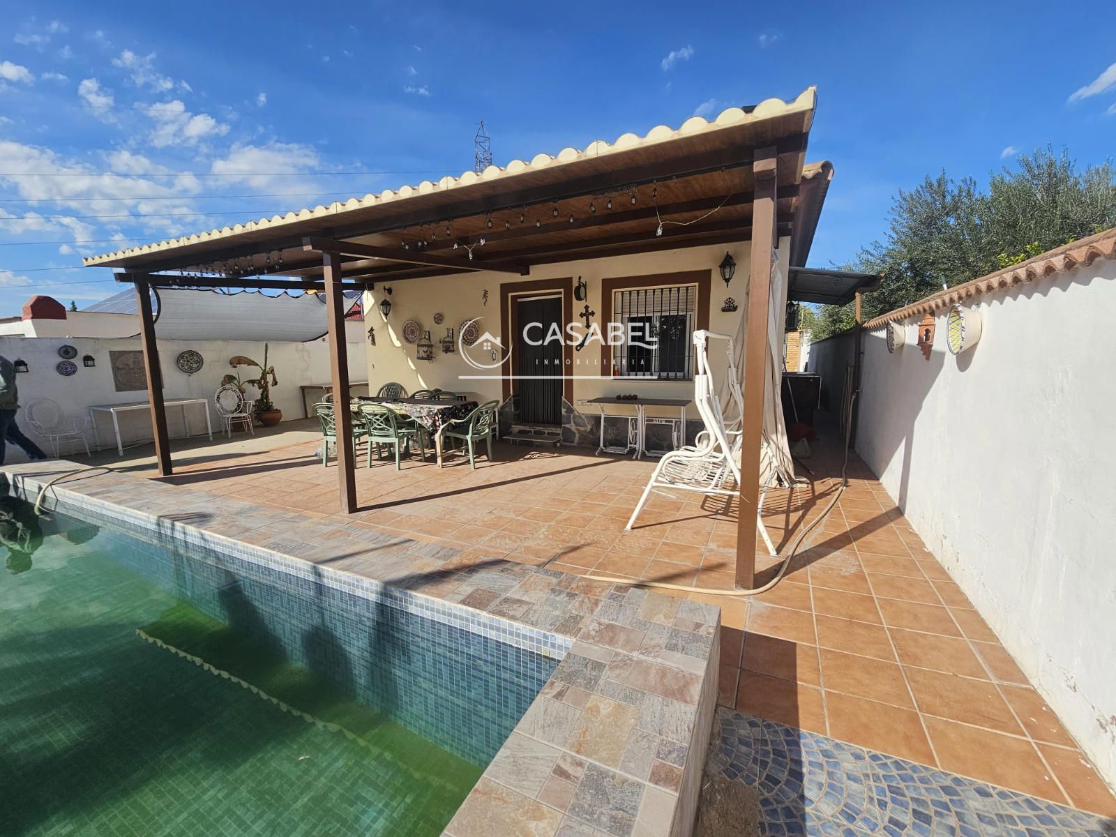Vista exterior de Casa o xalet en venda en  Córdoba Capital amb Aire condicionat, Traster i Piscina