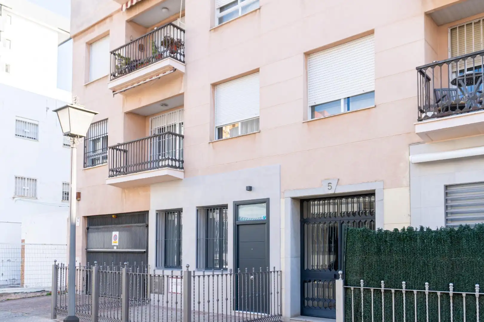 Vista exterior de Planta baixa de lloguer en Sevilla amb Aire condicionat, Calefacció i Moblat