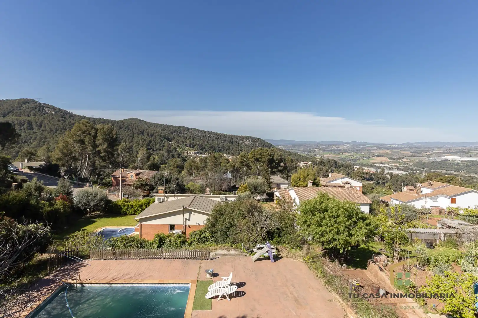 Vista exterior de Finca rústica en venda en Castellví de Rosanes amb Calefacció, Jardí privat i Traster