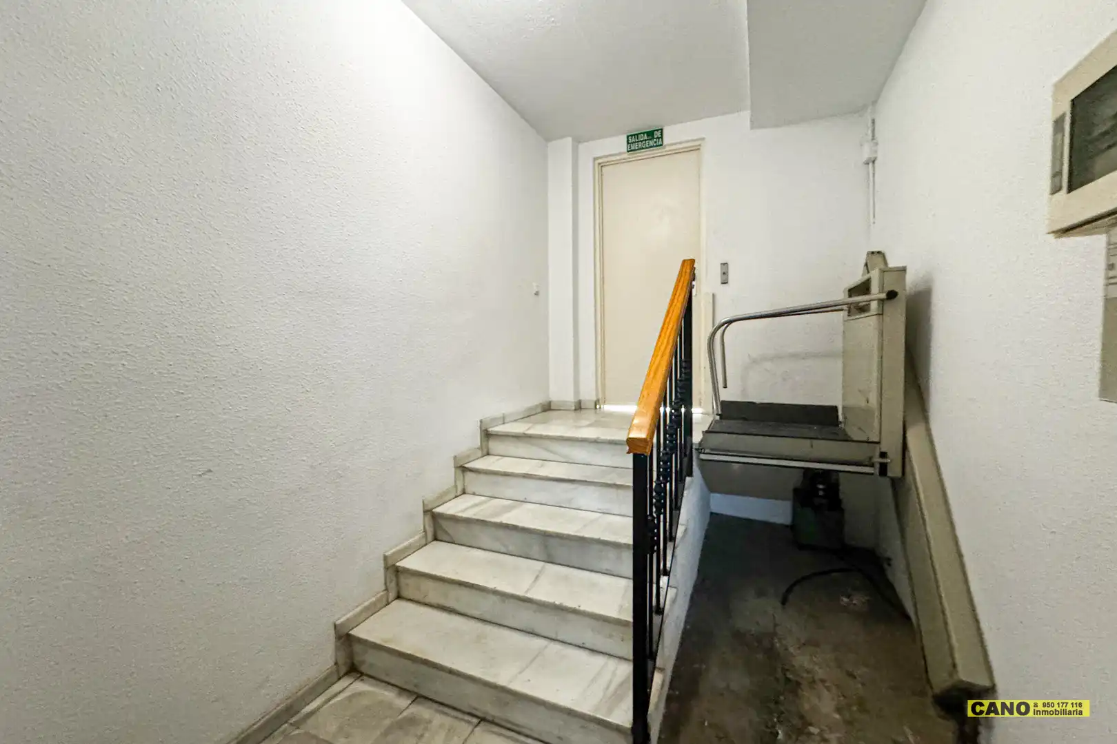 Piso en venta en Almería con Terraza y Trastero