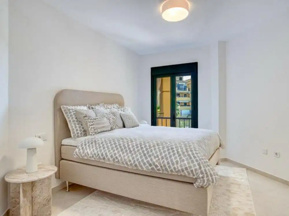 Dormitori de Apartament en venda en Marbella amb Aire condicionat, Terrassa i Traster