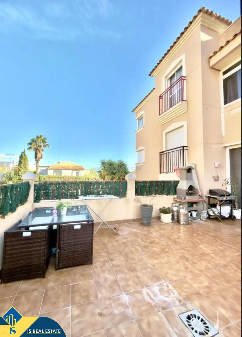 Adossat amb piscina en venda a Orihuela Costa
