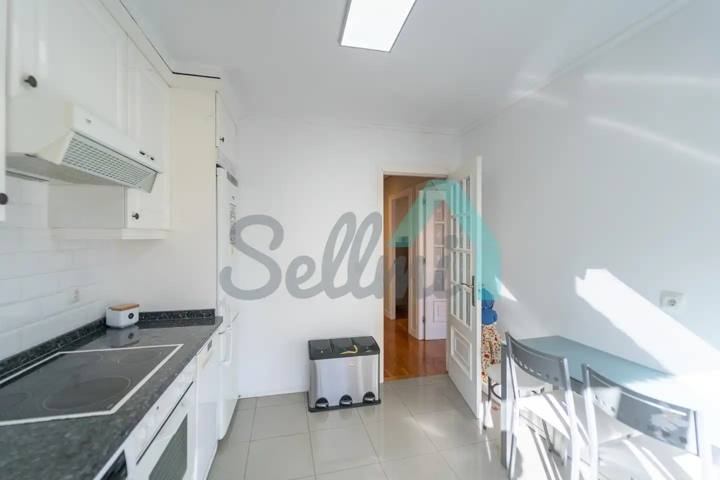 Kitchen of Flat for rent in Oviedo   with Heating, Parquet flooring and Furnished