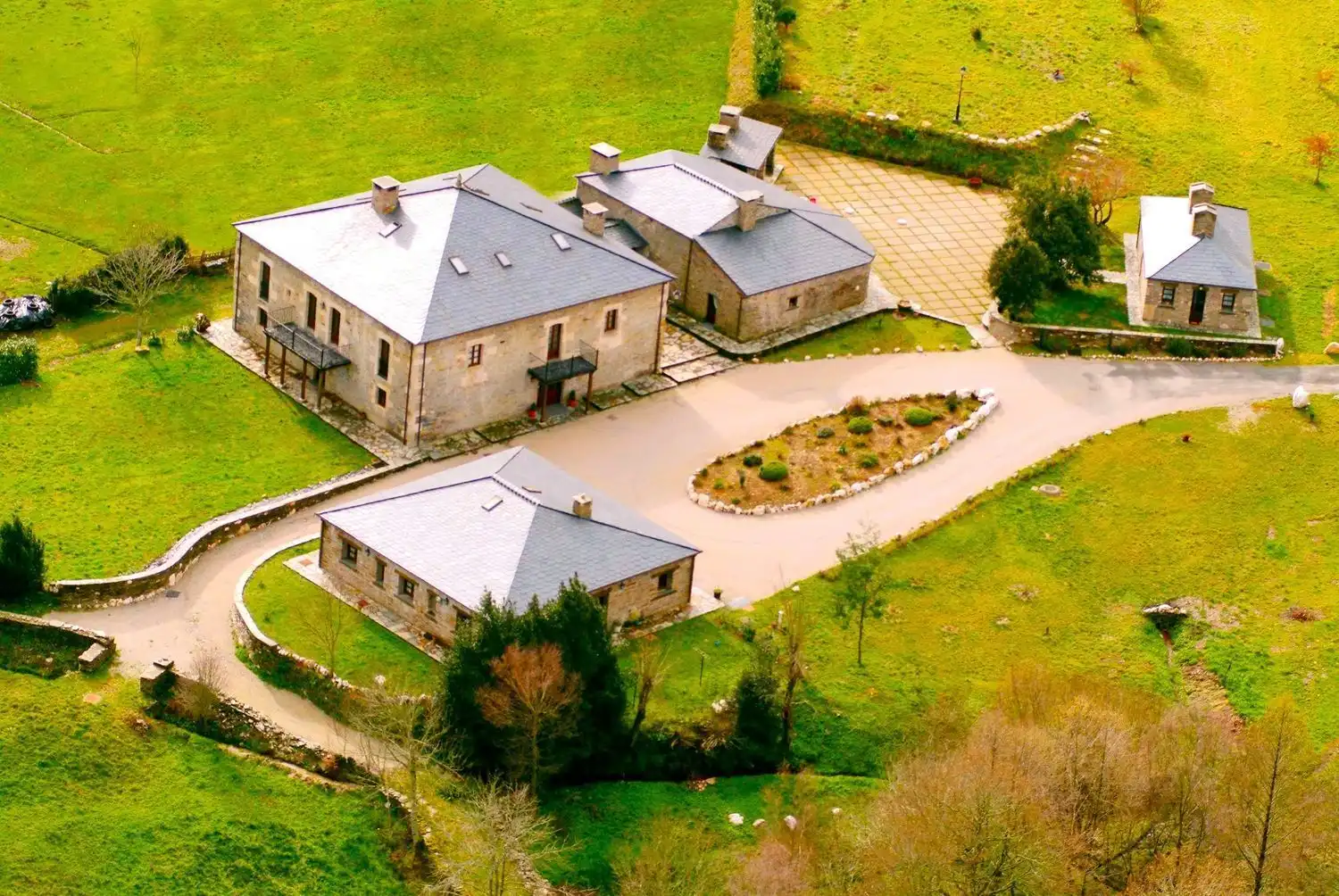 Vista exterior de Finca rústica en venda en Castroverde amb Aire condicionat, Jardí privat i Terrassa