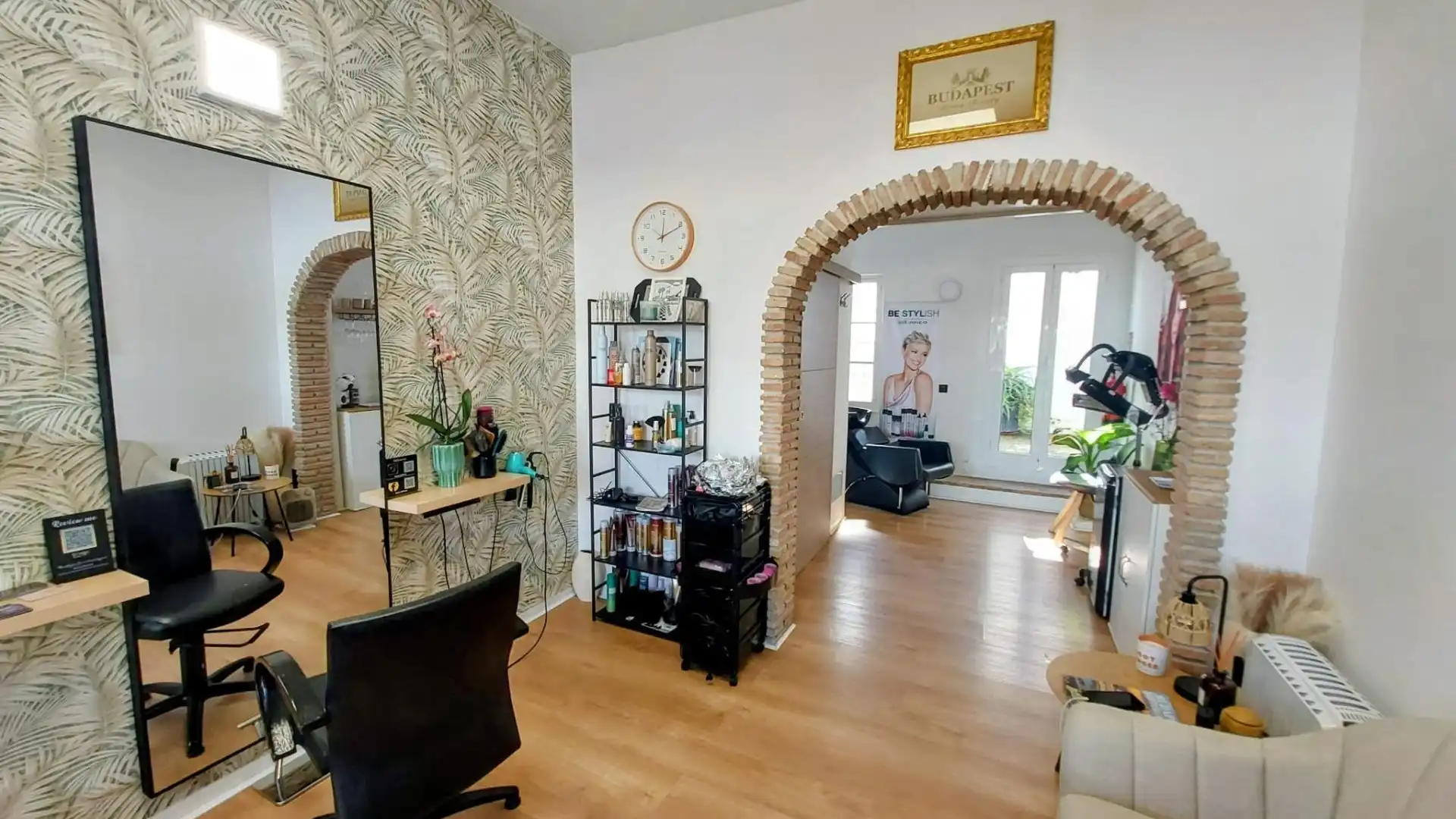 Sala d'estar de Local en venda en Marbella amb Moblat