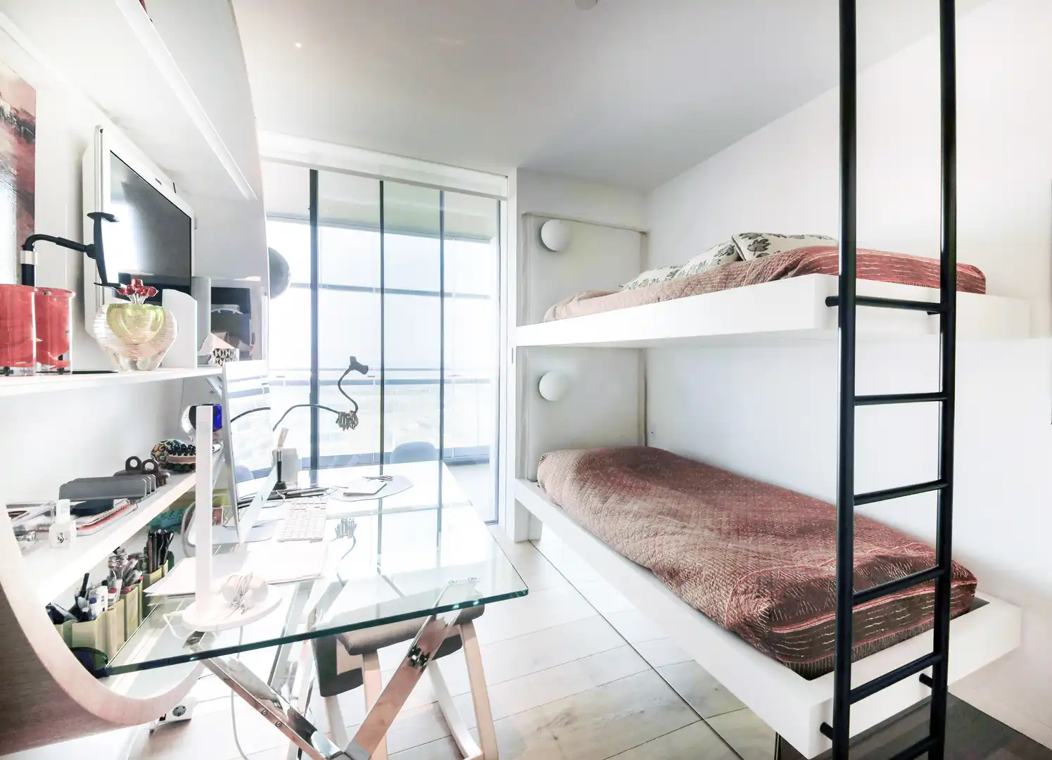 Schlafzimmer von Wohnungen zum Verkauf in Barcelona mit Klimaanlage, Terrasse und Schwimmbad