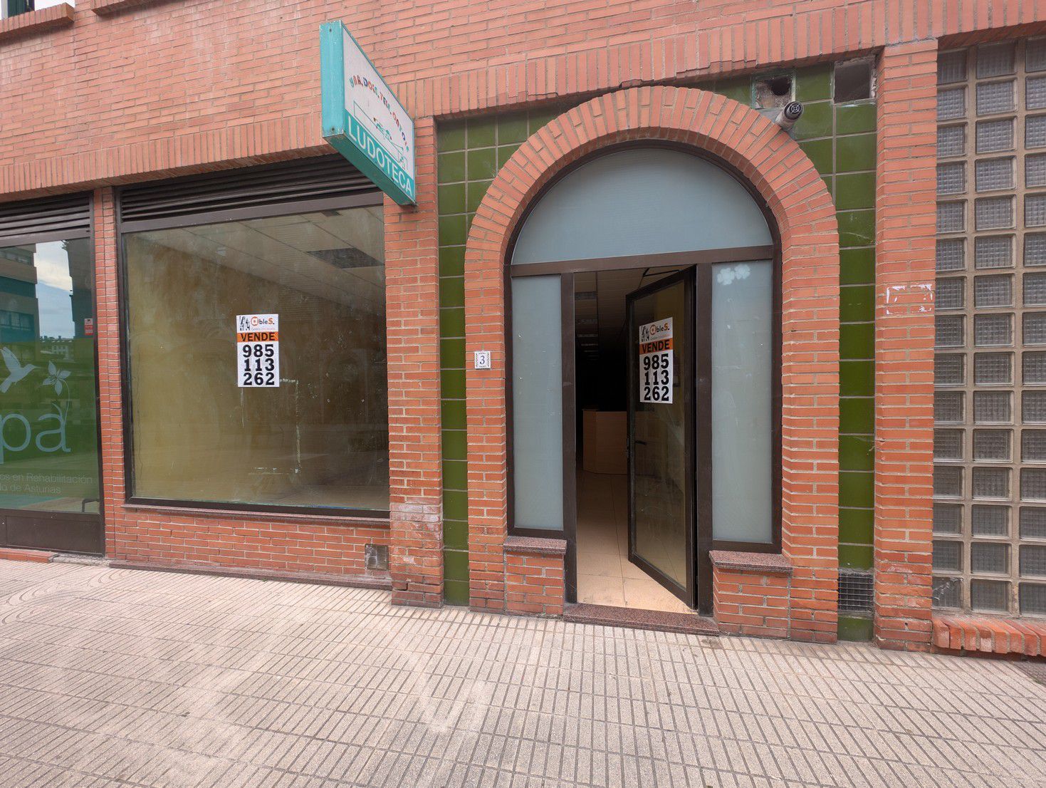 Premises for sale in Oviedo 