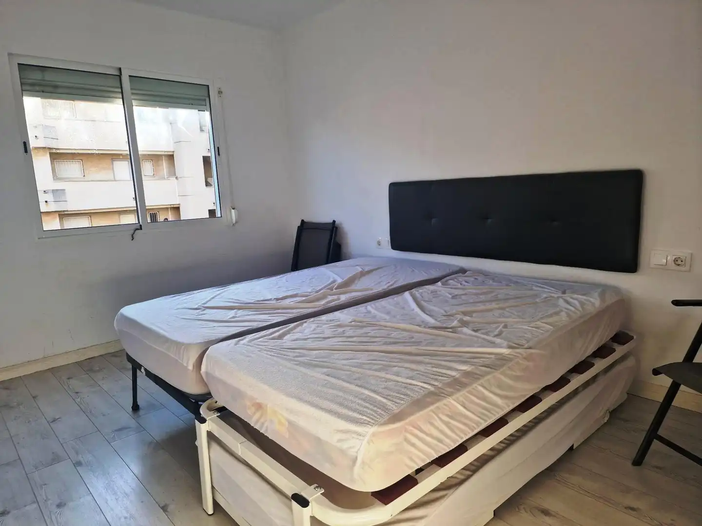 Dormitori de Apartament de lloguer en Cambrils amb Aire condicionat, Terrassa i Moblat
