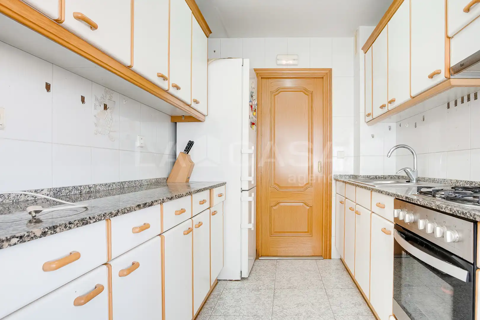 Cocina de Piso en venta en Cornellà de Llobregat con Calefacción y Balcón
