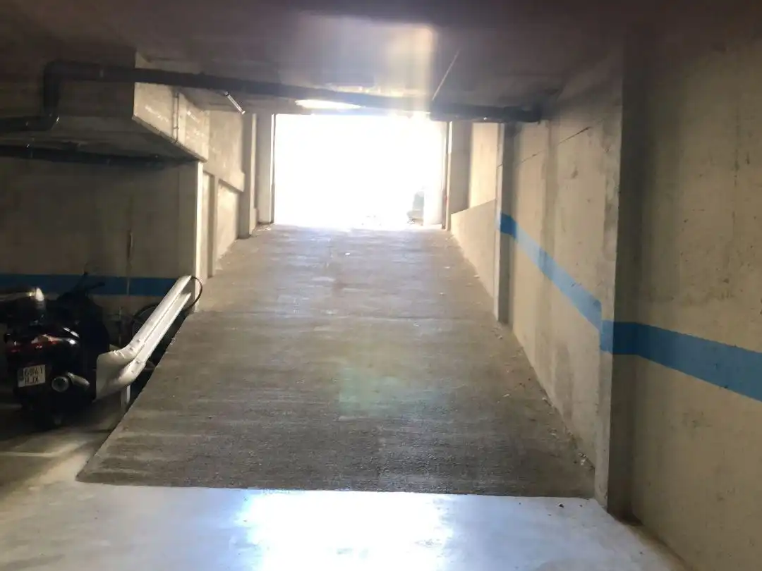 Einzelparkplatz zur Miete in Carrer de la Bòbila 8, imagen 5