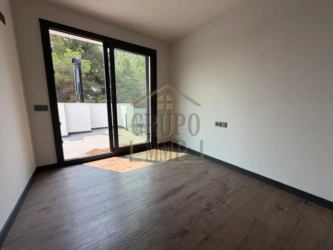 Sala d'estar de Casa o xalet en venda en Montornés - Las Palmas - El Refugio