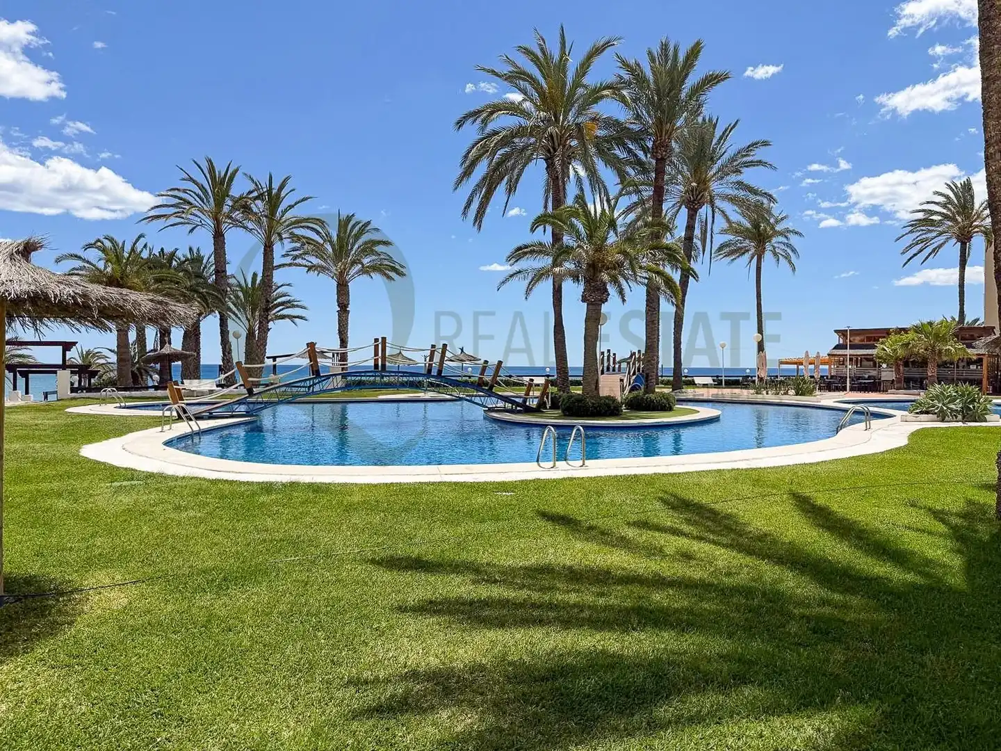 Swimming pool of Flat for sale in El Campello  with Air Conditioner, Heating and Private garden