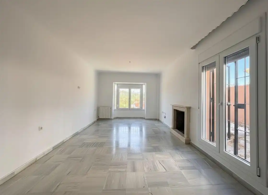 Sala de estar de Casa o chalet en venta en Algeciras con Calefacción, Jardín privado y Terraza