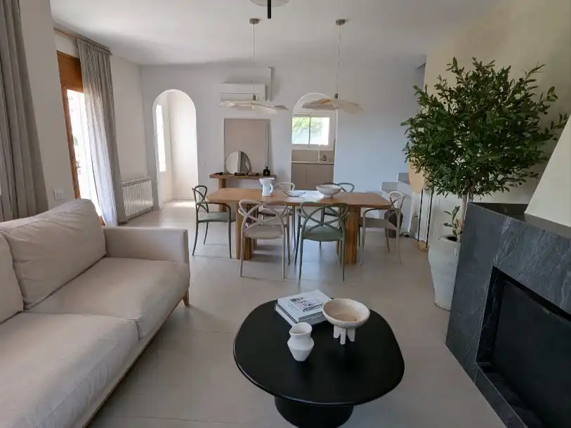 Casa amb jardí en venda a Carrer Ronda de Garbi 26, imagen 8