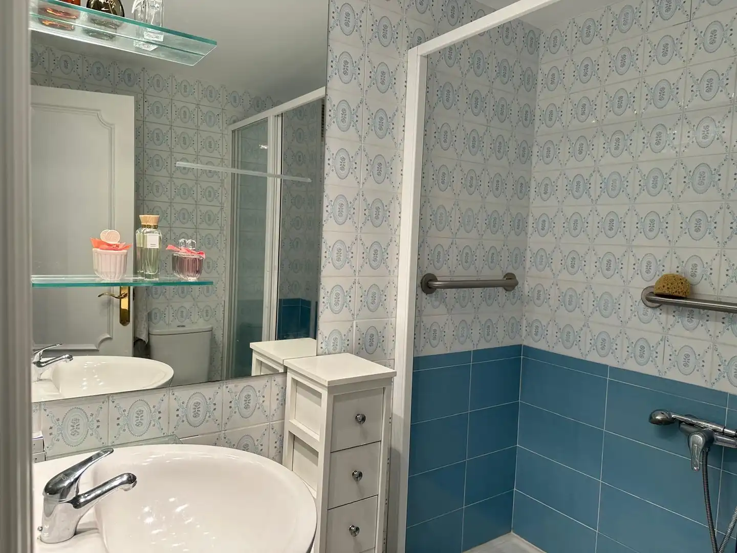 Baño de Piso en venta en Getxo  con Calefacción, Terraza y Amueblado