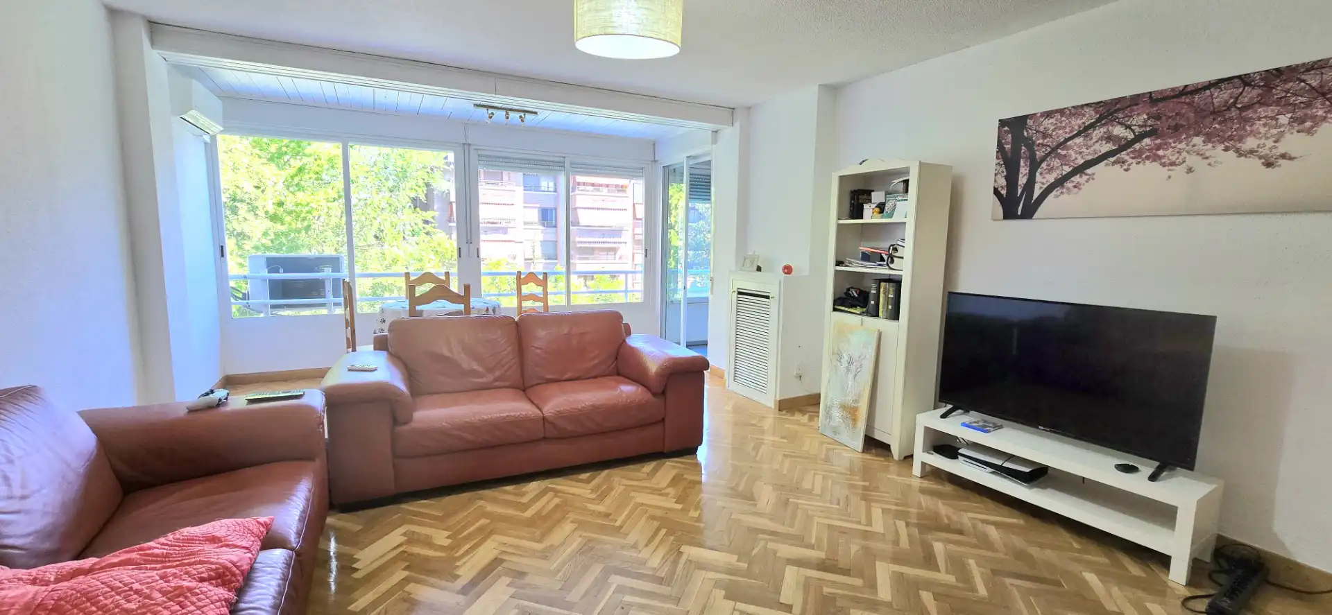 Sala de estar de Piso en venta en Las Rozas de Madrid con Aire acondicionado, Calefacción y Jardín privado