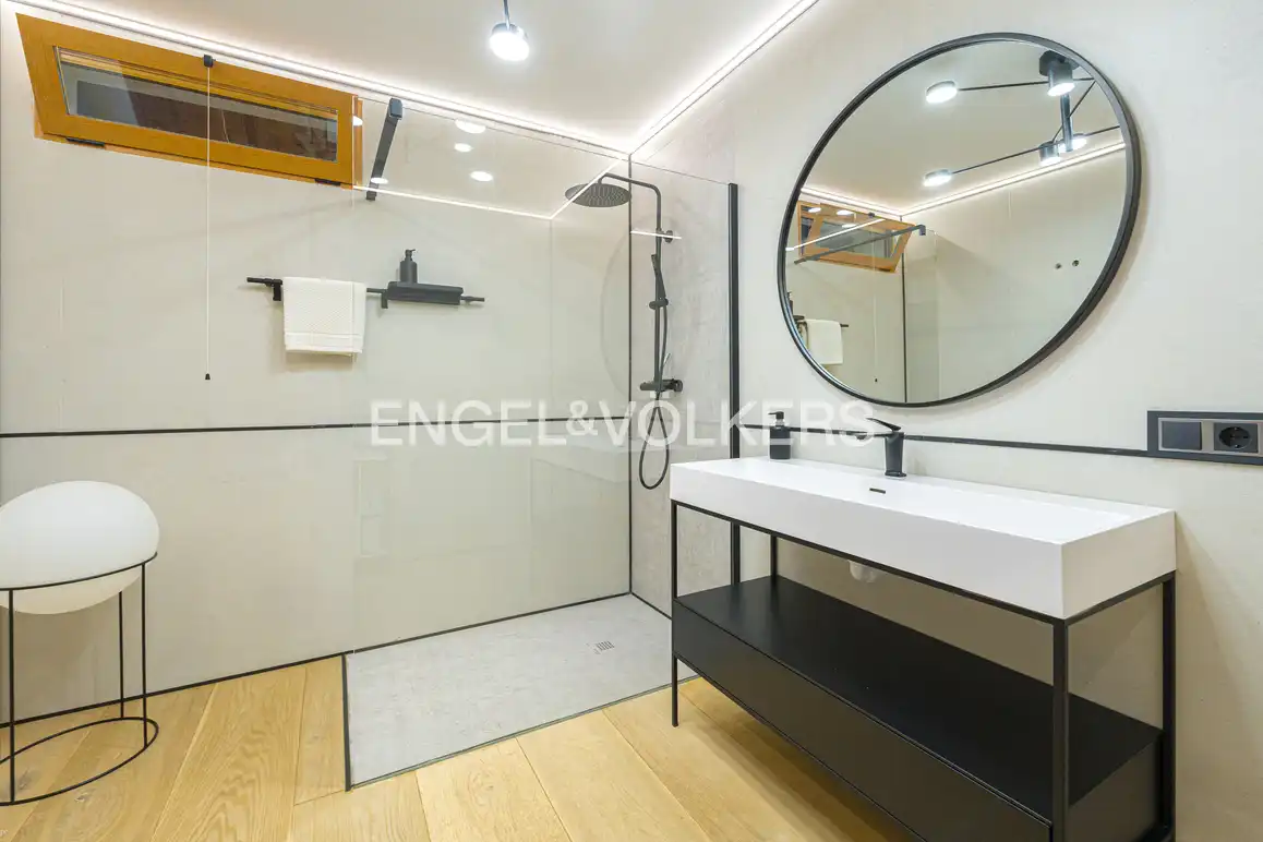 Bathroom of Houses for sale in El Castell de Guadalest  with Private garden, Swimming Pool and Jacuzzi
