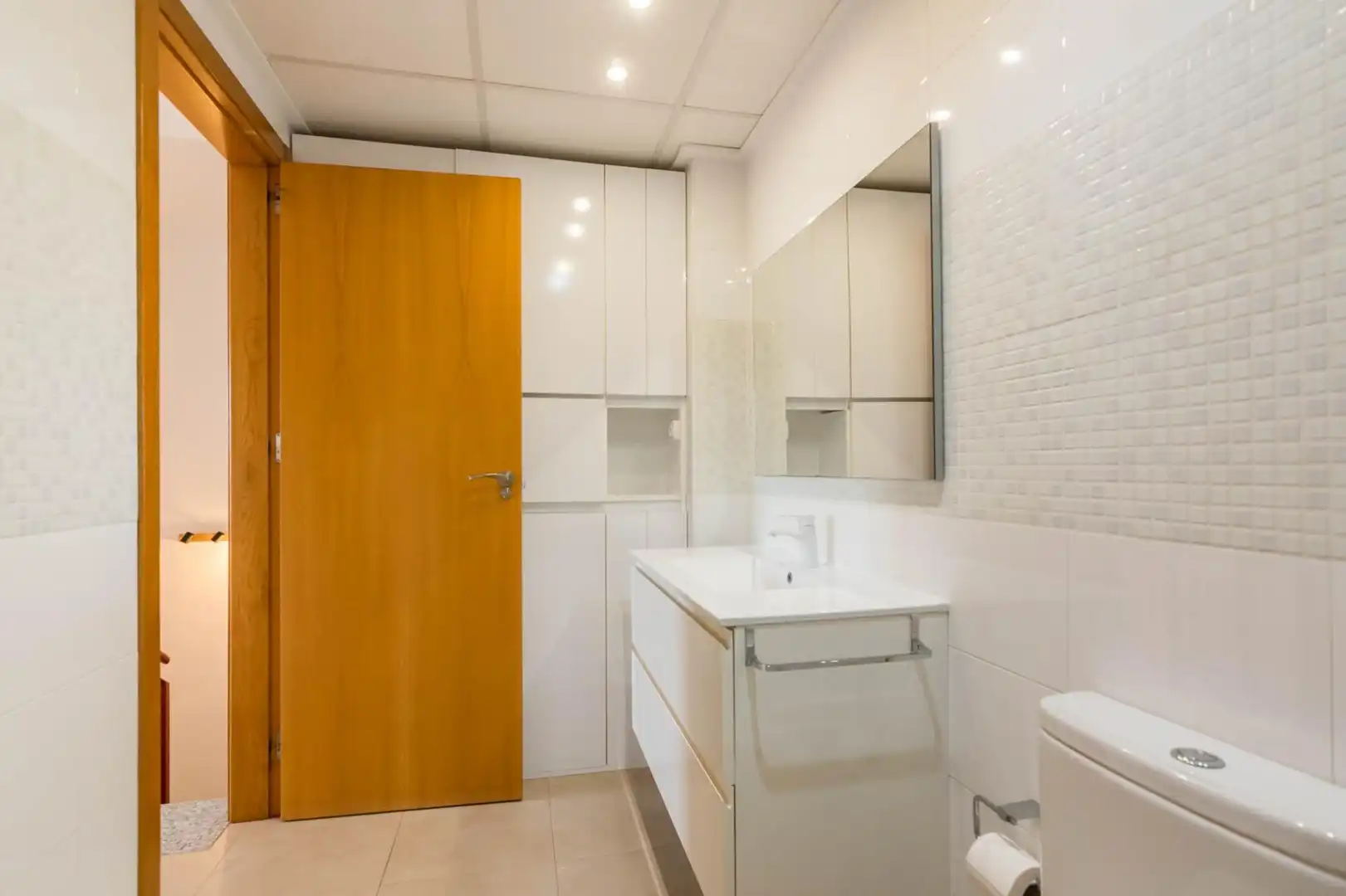 Baño de Piso de alquiler en Murcia con Aire acondicionado y Terraza