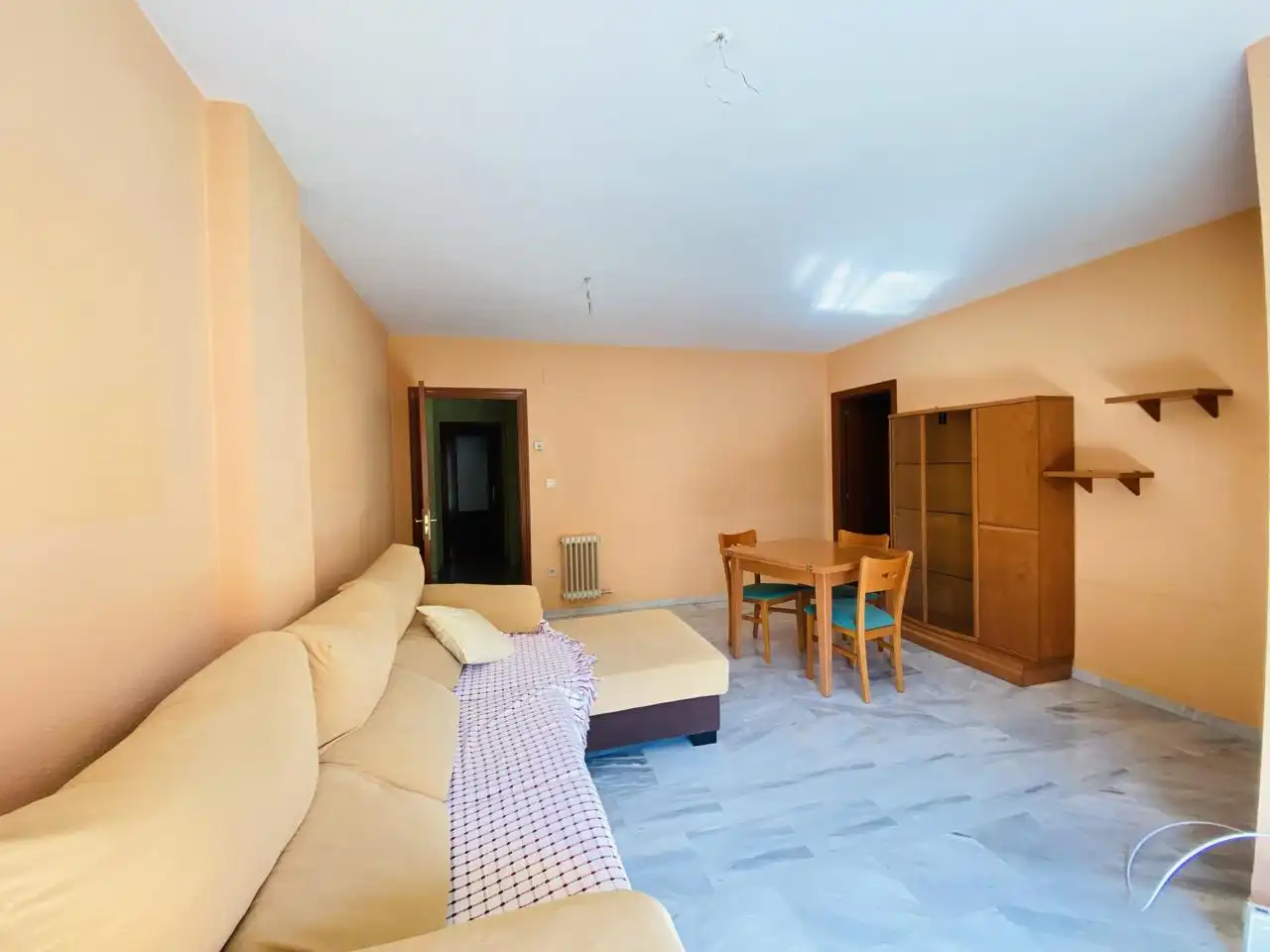 Piso con terraza en venta en Maria Teresa De Léon, imagen 3