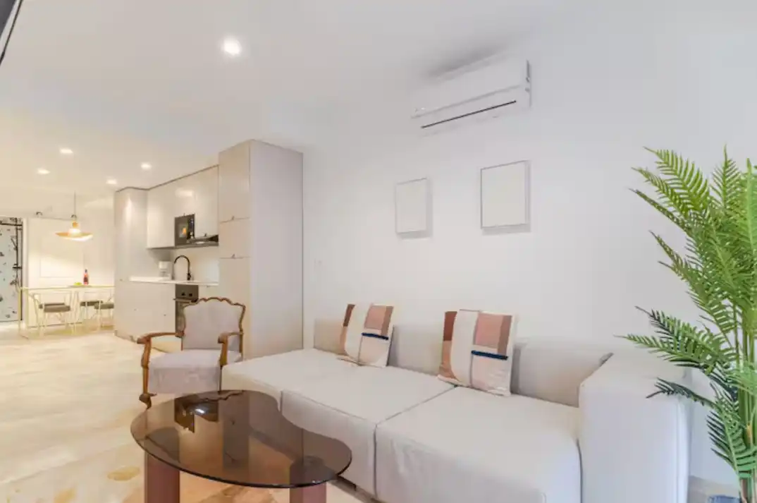 Wohnzimmer von Wohnungen zur Miete in  Granada Capital mit Klimaanlage, Parkett und Möbliert