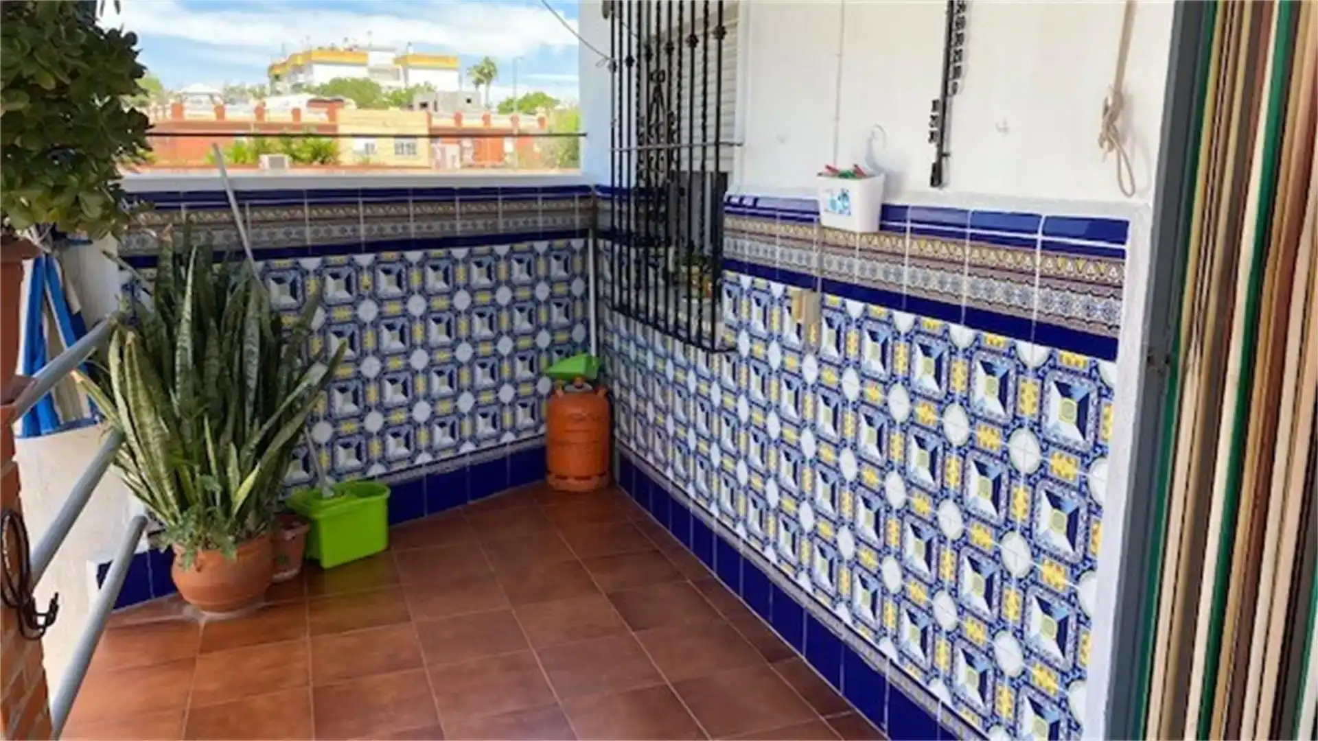 Terrassa de Casa o xalet en venda en Dos Hermanas amb Aire condicionat, Traster i Moblat