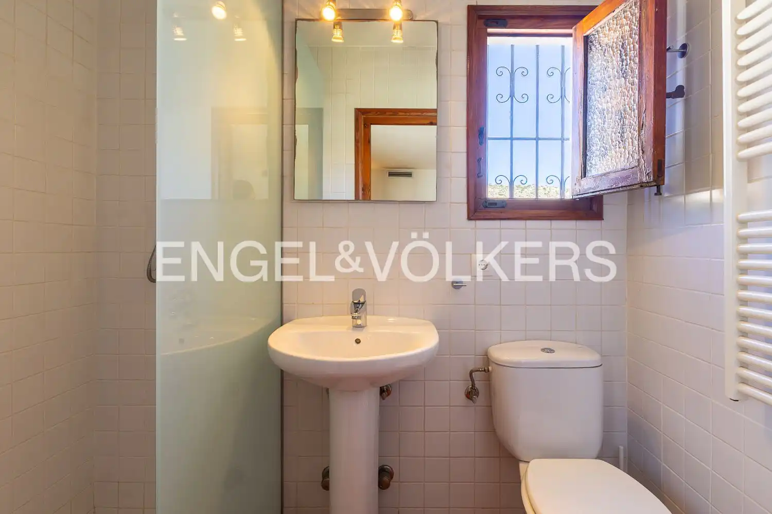Bathroom of Houses for sale in Jávea / Xàbia  with Air Conditioner, Heating and Private garden