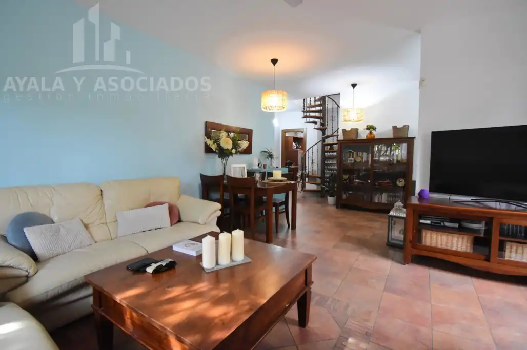 Sala d'estar de Casa o xalet en venda en La Unión amb Aire condicionat, Calefacció i Jardí privat