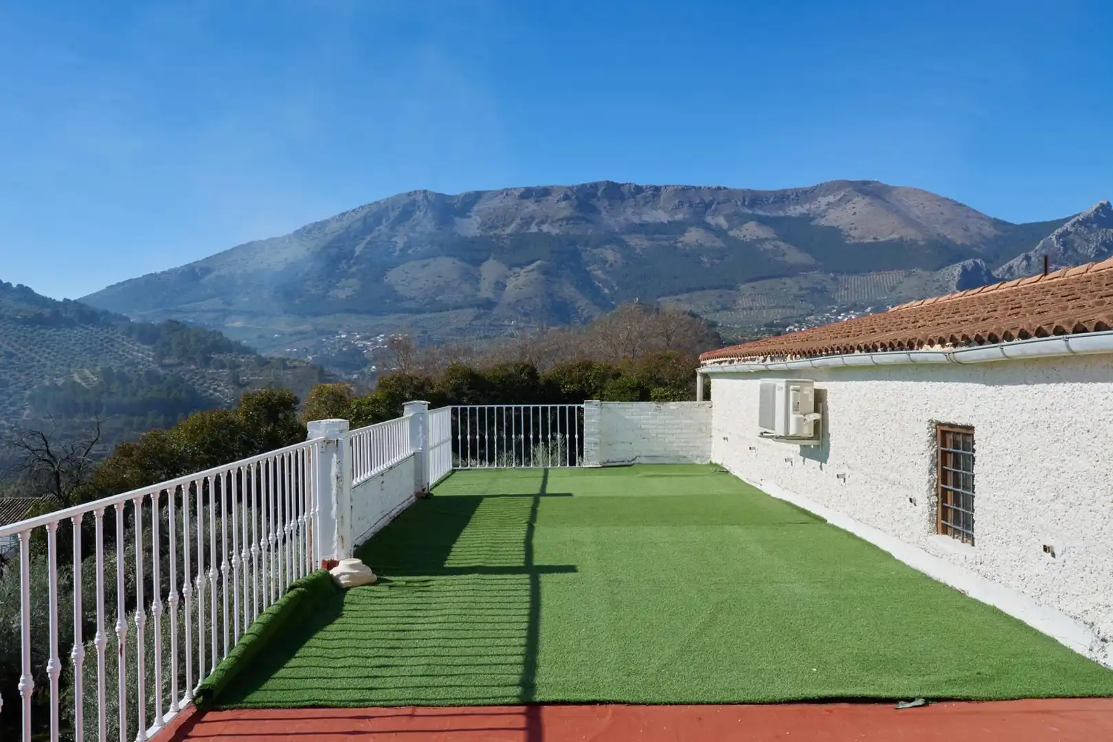 Terrassa de Finca rústica en venda en Jaén amb Aire condicionat, Calefacció i Jardí privat