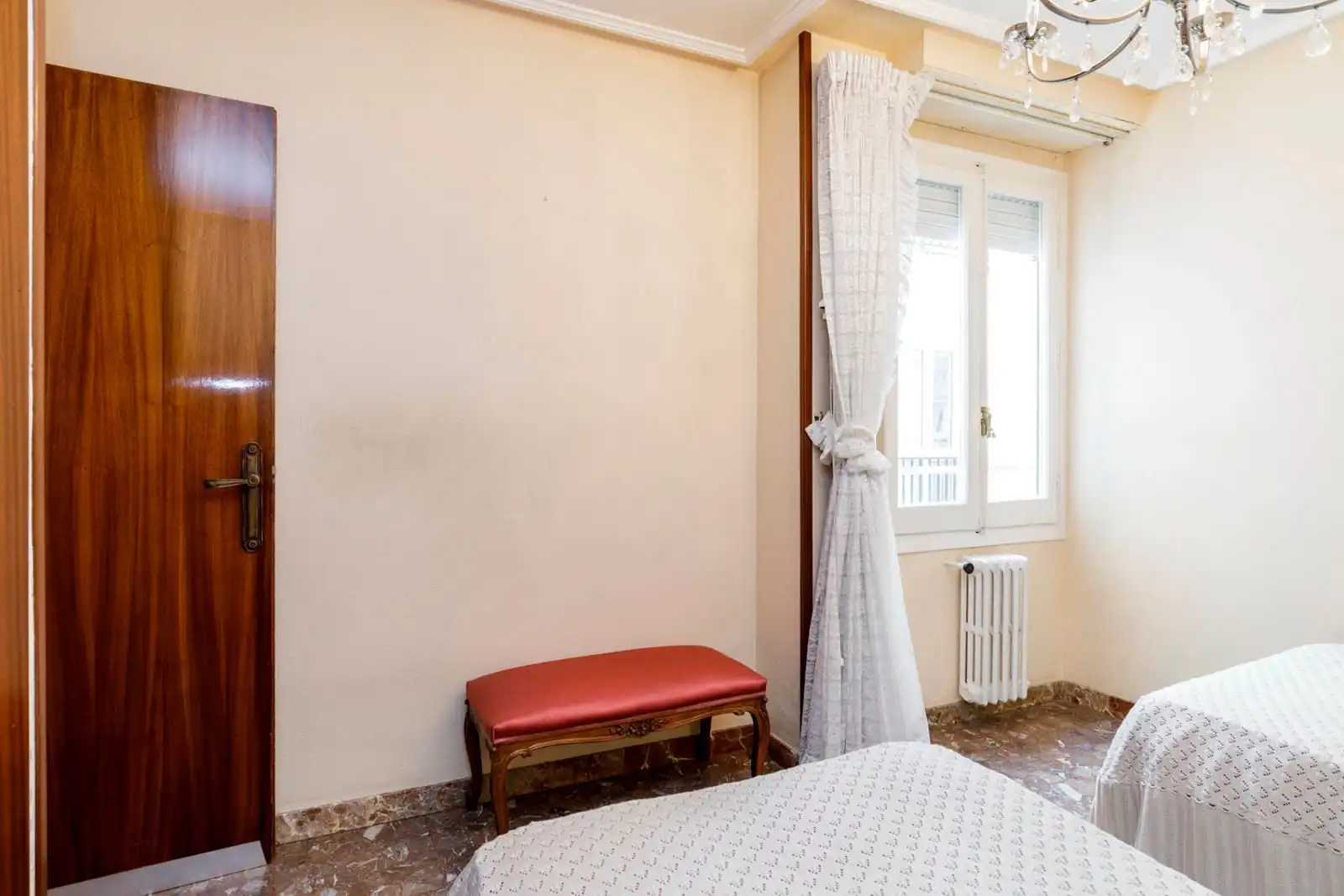 Bedroom of Flat for sale in Zaragoza  with Air Conditioner, Terrace and Storage room