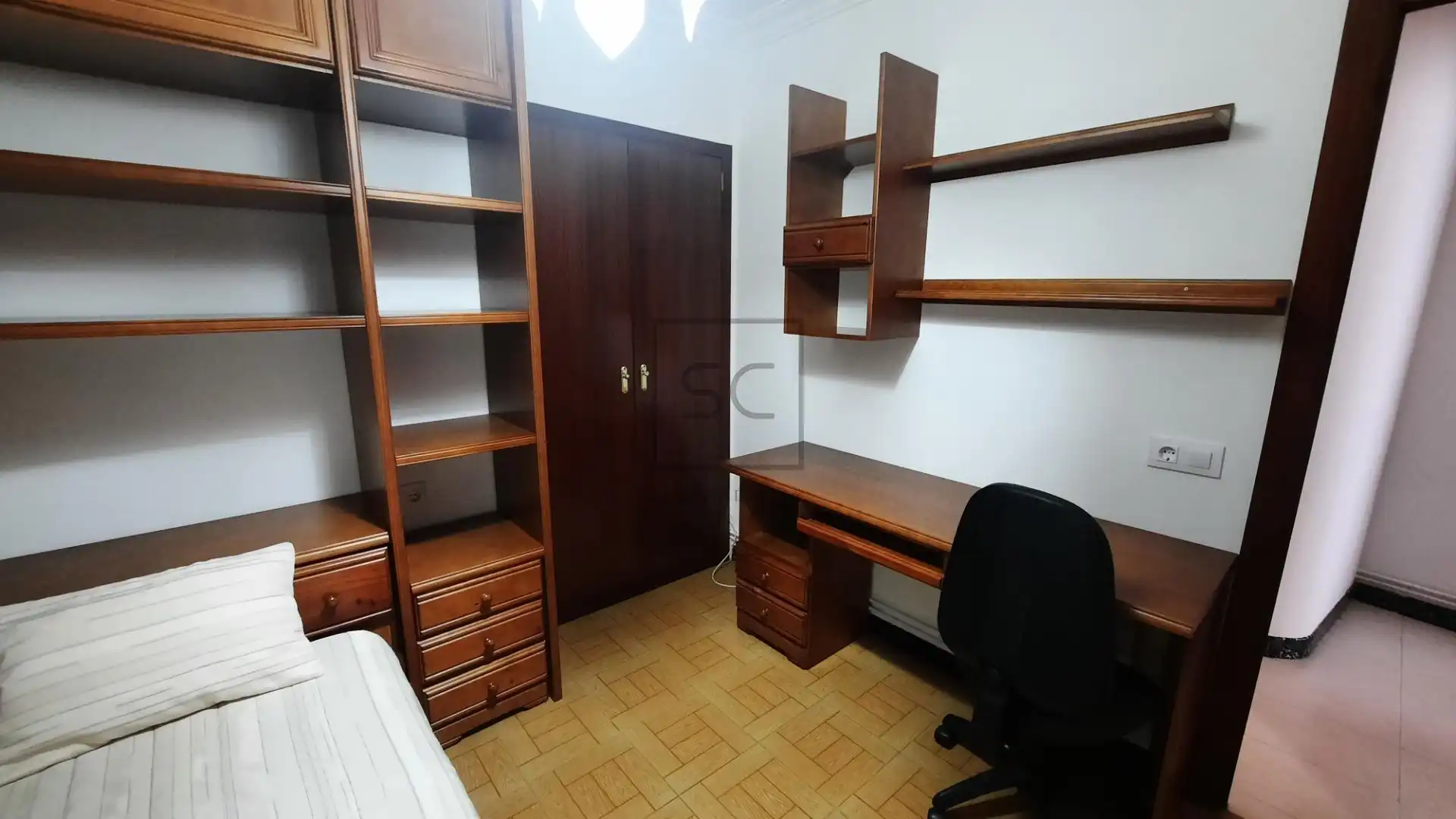 Schlafzimmer von Wohnung zur Miete in Ferrol mit Heizung, Terrasse und Möbliert