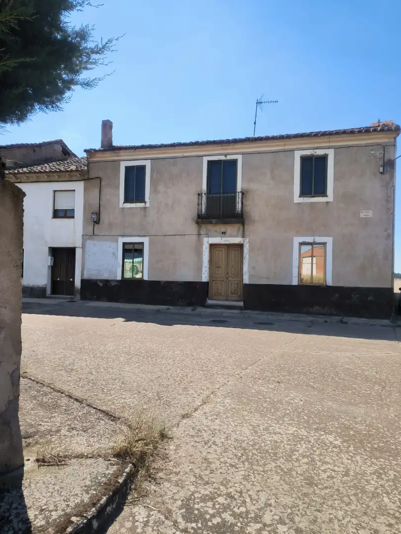 Vista exterior de Casa o xalet en venda en Palacios de Riopisuerga amb Jardí privat i Balcó
