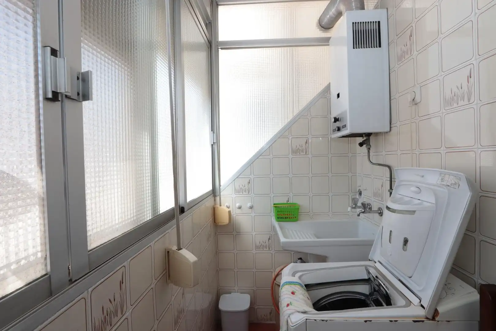 Bany de Pis en venda en Cartagena amb Calefacció i Parquet