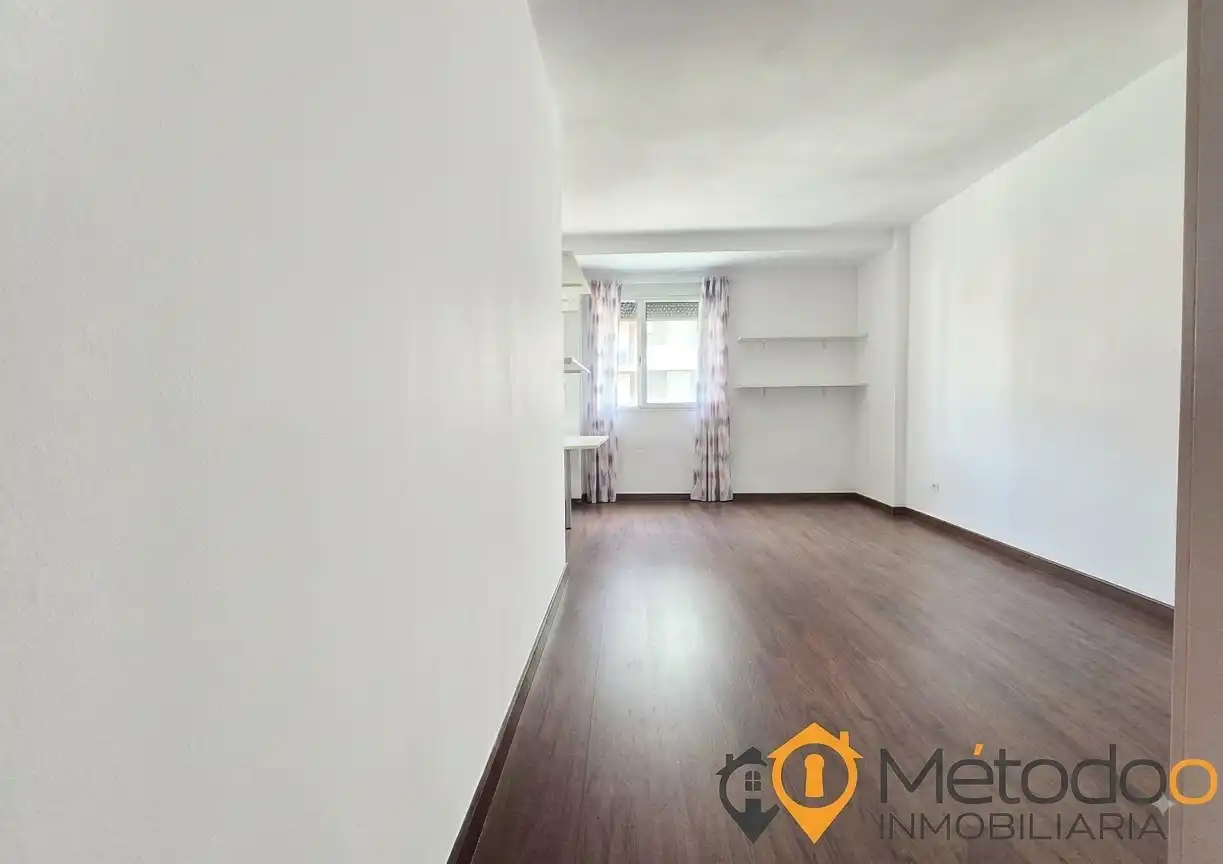 Habitación de Piso en venta en Sevilla con Aire acondicionado, Calefacción y Parquet