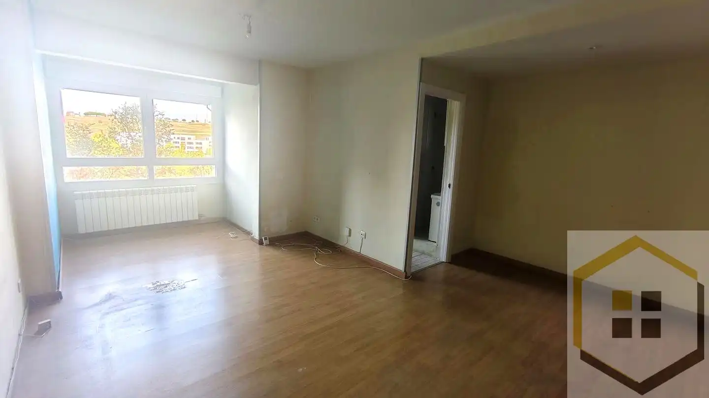 Bedroom of Flat for sale in Madrid  with Heating, Internet and Community pool