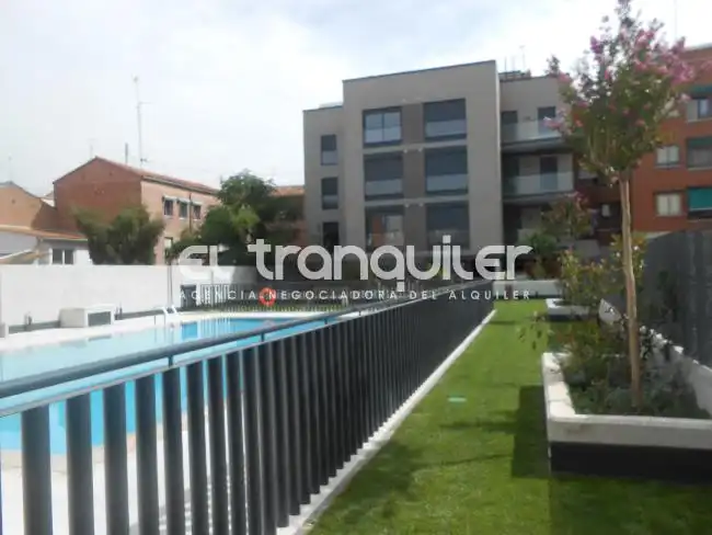 Piscina de Pis de lloguer en Madrid amb Aire condicionat, Terrassa i Piscina