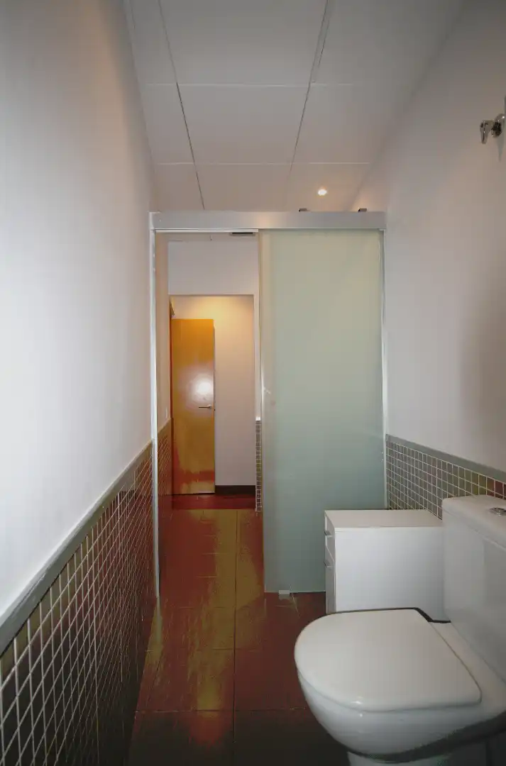 Wohnung zum Verkauf in Barcelona mit Klimaanlage, Heizung und Parkett