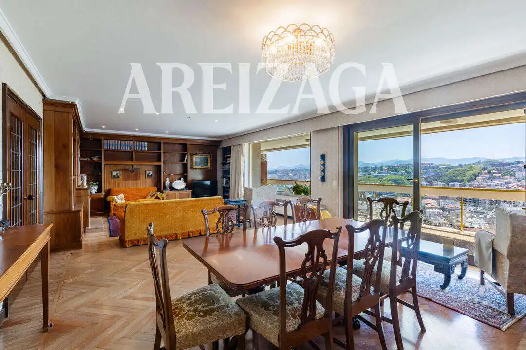Comedor de Piso en venta en Donostia - San Sebastián  con Calefacción, Terraza y Trastero