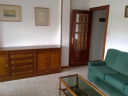 Living room of Flat to rent in  Zaragoza Capital  with Heating, Furnished and Oven